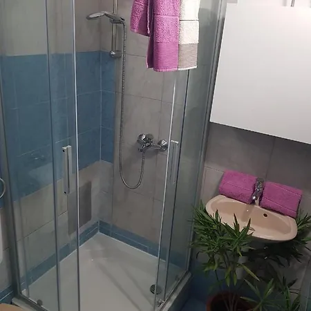 Apartment D Free Parking & Wifi, Walking Distance To Centrum