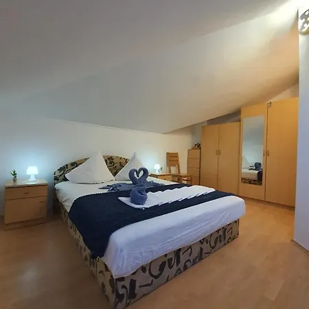 D Free Parking & Wifi, Walking Distance To Centrum Apartment *