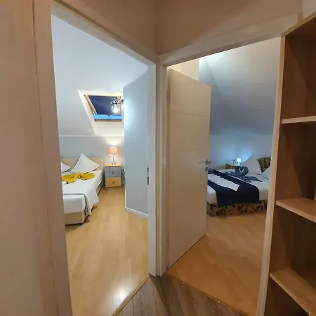 D Free Parking & Wifi, Walking Distance To Centrum Apartment *